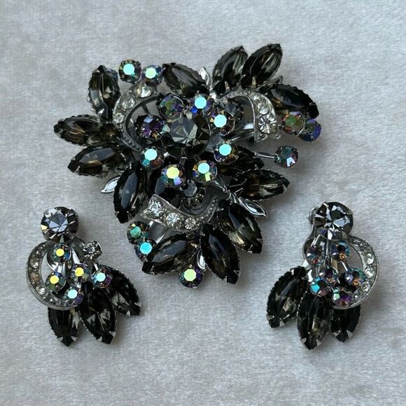 Smoky Grey & Clear Rhinestone Brooch & Clip Earrings Set Women's OS Silver-tone - Picture 1 of 12